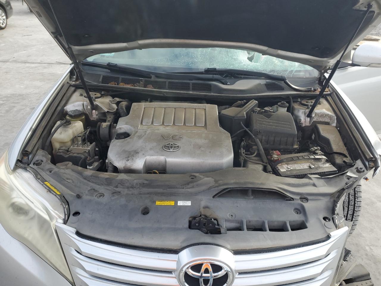2011 Toyota Avalon - Image 11