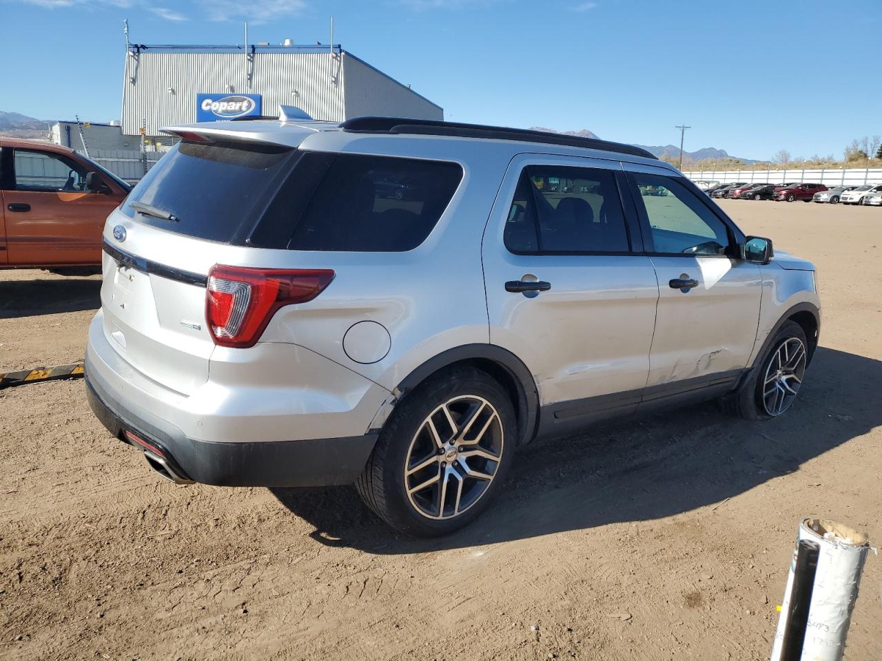 2016 Ford Explorer - Image 3