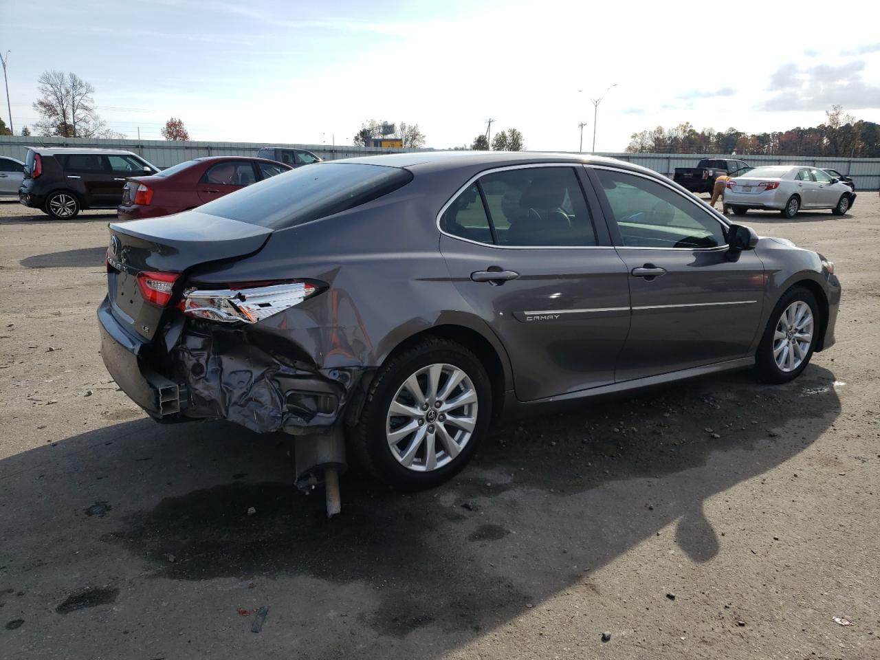 VIN 4T1B11HK3JU542569 2018 TOYOTA CAMRY no.3