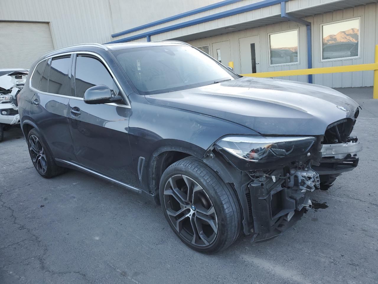 VIN 5UXCR4C08L9B02914 2020 BMW X5 no.4