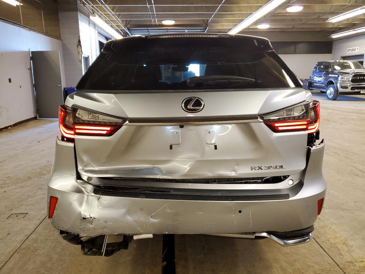 2022 Lexus RX - Image 6