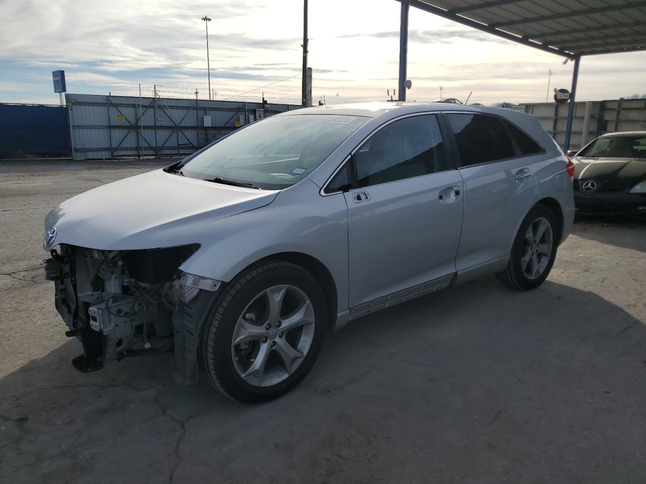 2012 Toyota Venza - Image 1