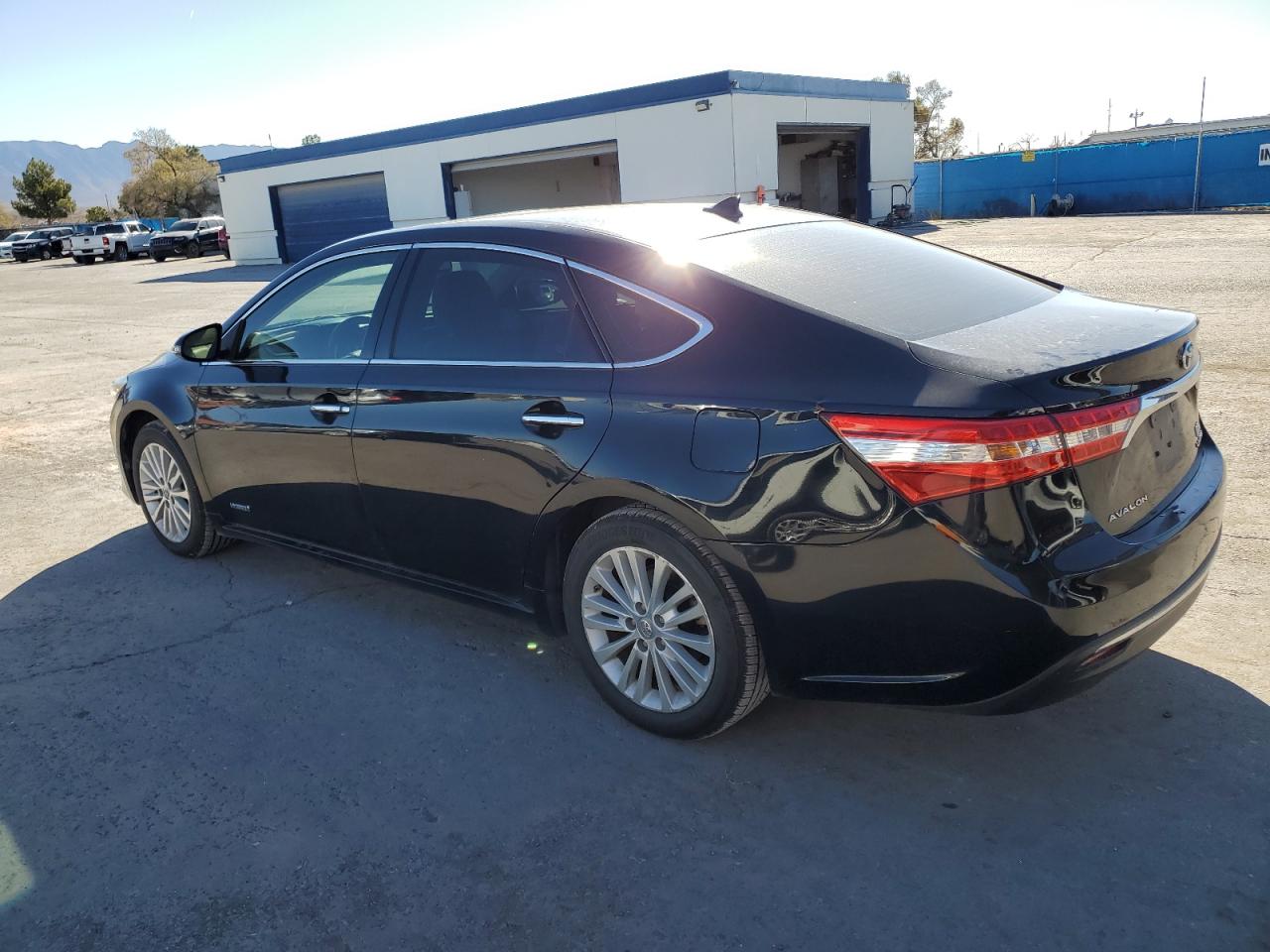 2013 Toyota Avalon - Image 2