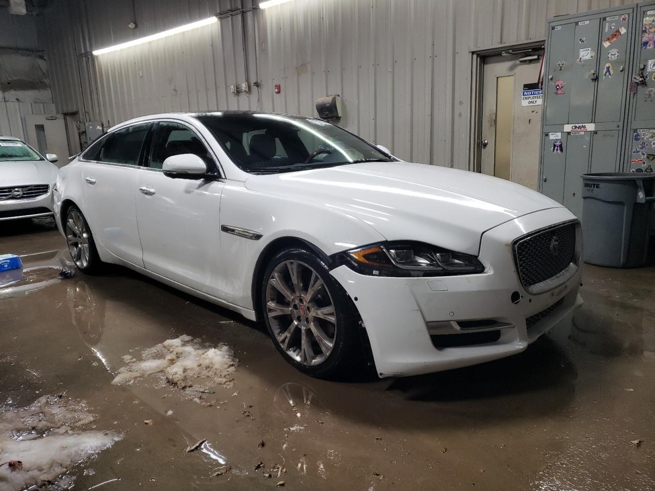 2017 Jaguar XJ - Image 4