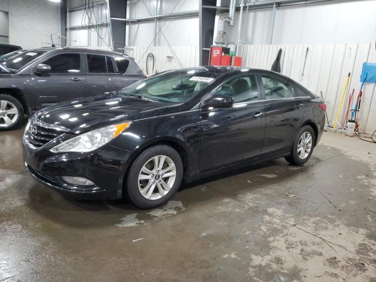 2013 Hyundai Sonata - Image 1