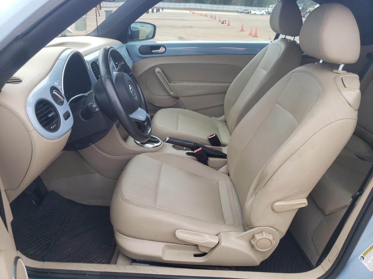 2013 Volkswagen Beetle - Image 7