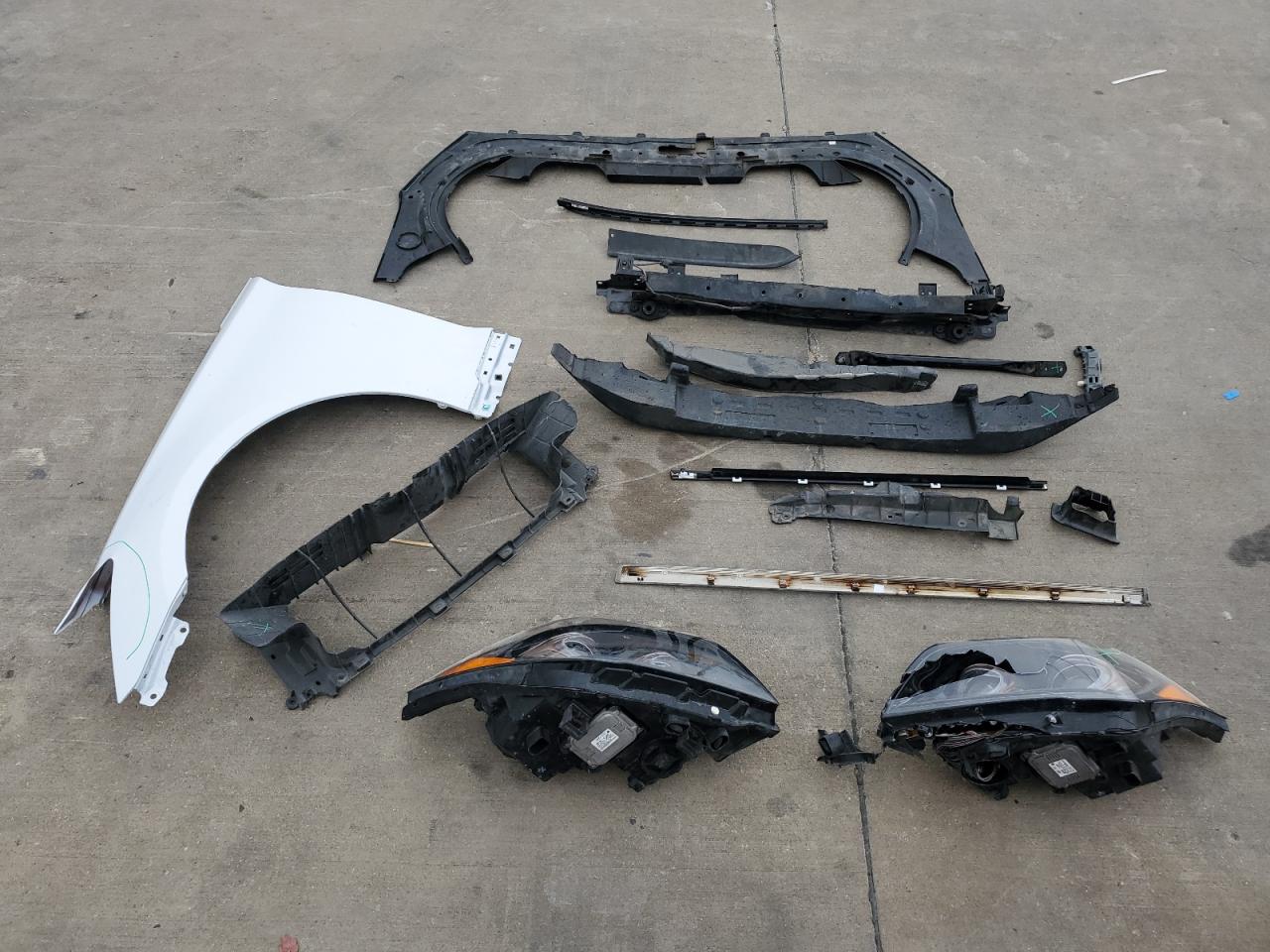 2019 Genesis G80 - Image 12