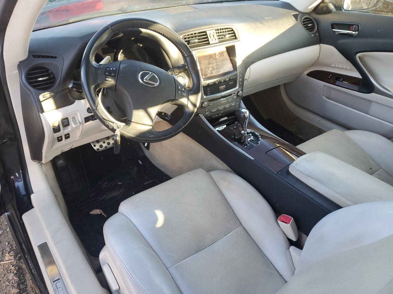 2010 Lexus IS - Image 8