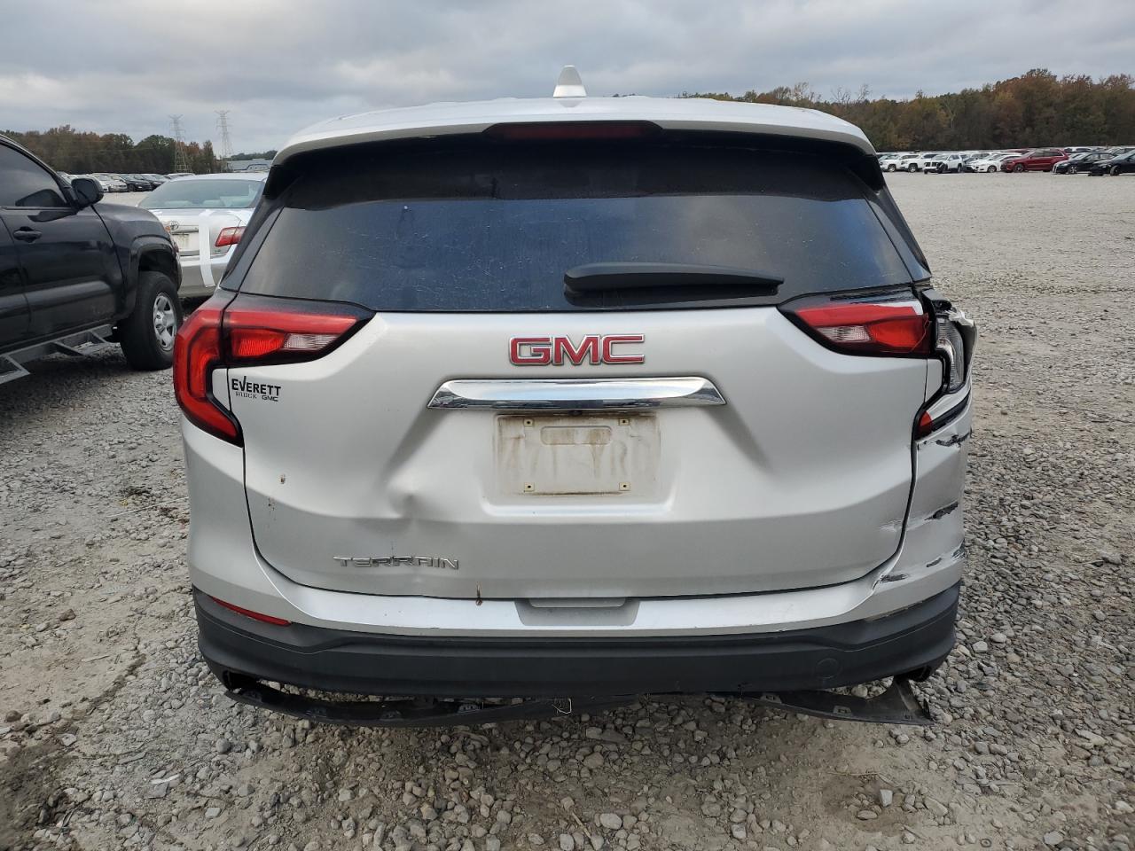 2020 GMC Terrain - Image 6