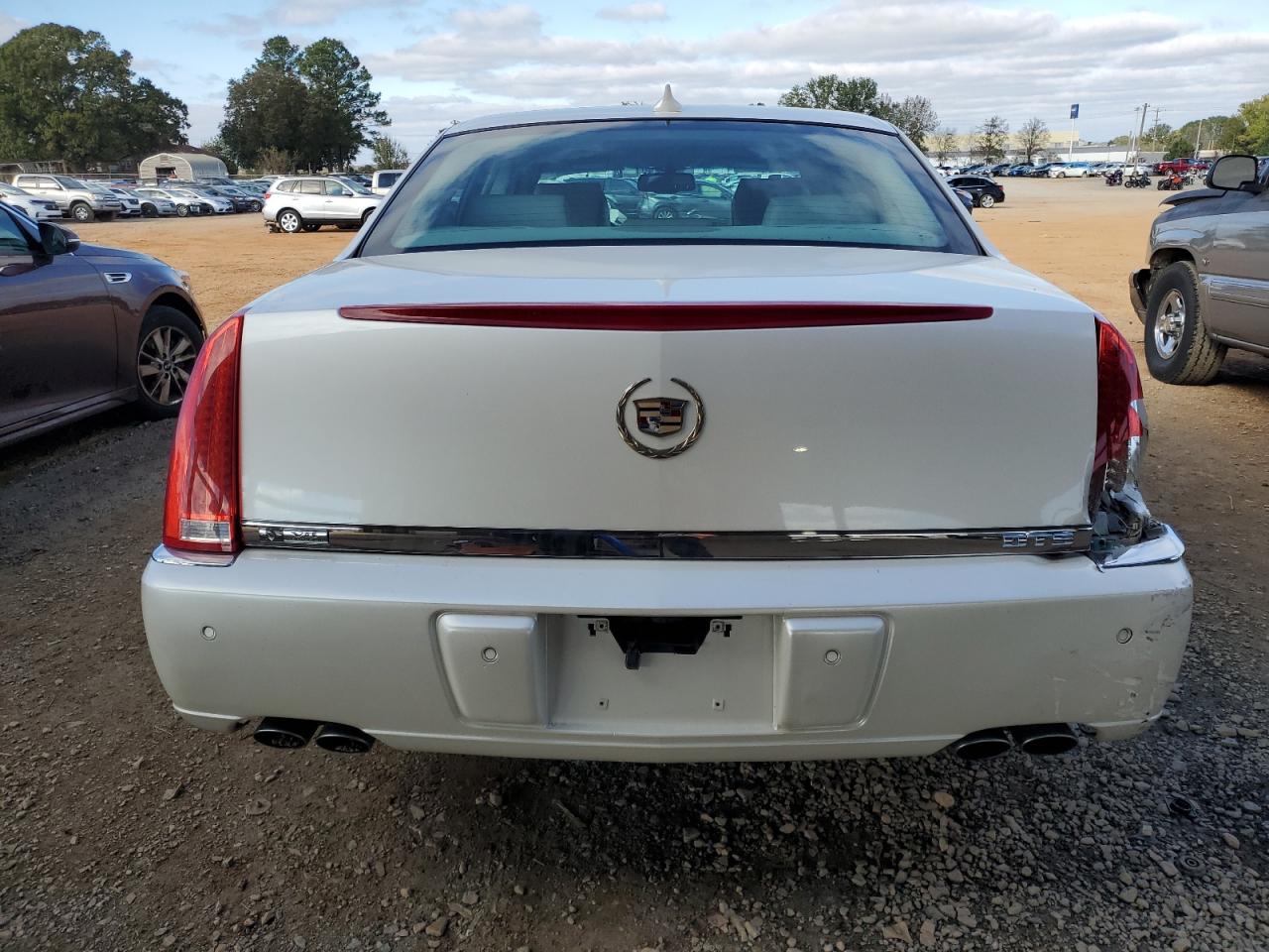 2011 Cadillac Dts Luxury Collection VIN: 1G6KD5E64BU121197 Lot: 80989474