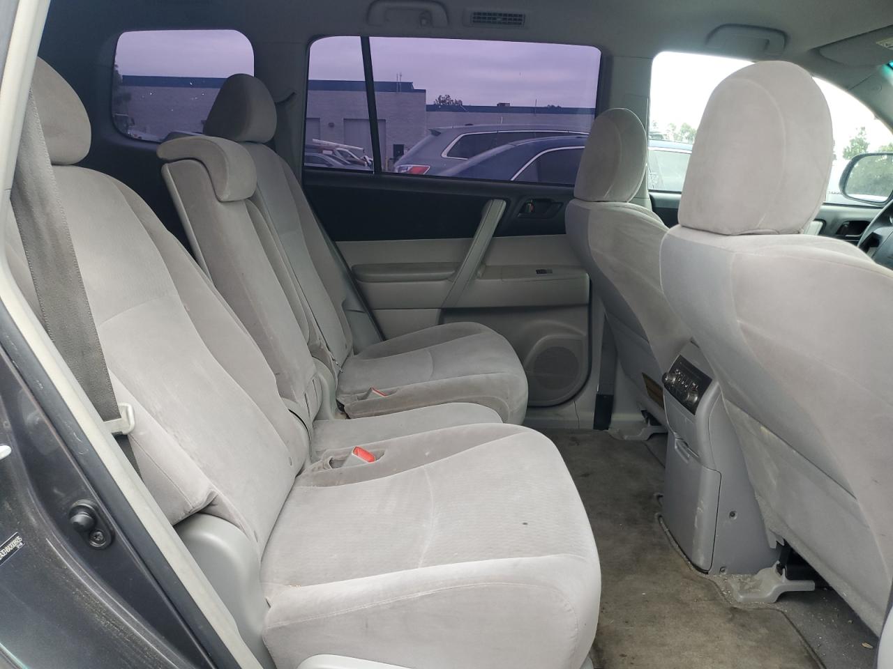 2010 Toyota Highlander - Image 10