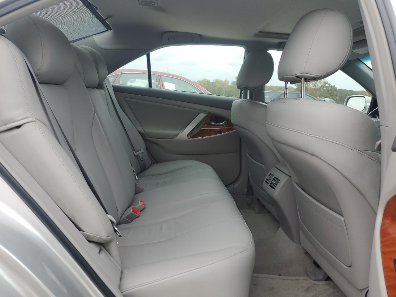 2009 Toyota Camry - Image 10