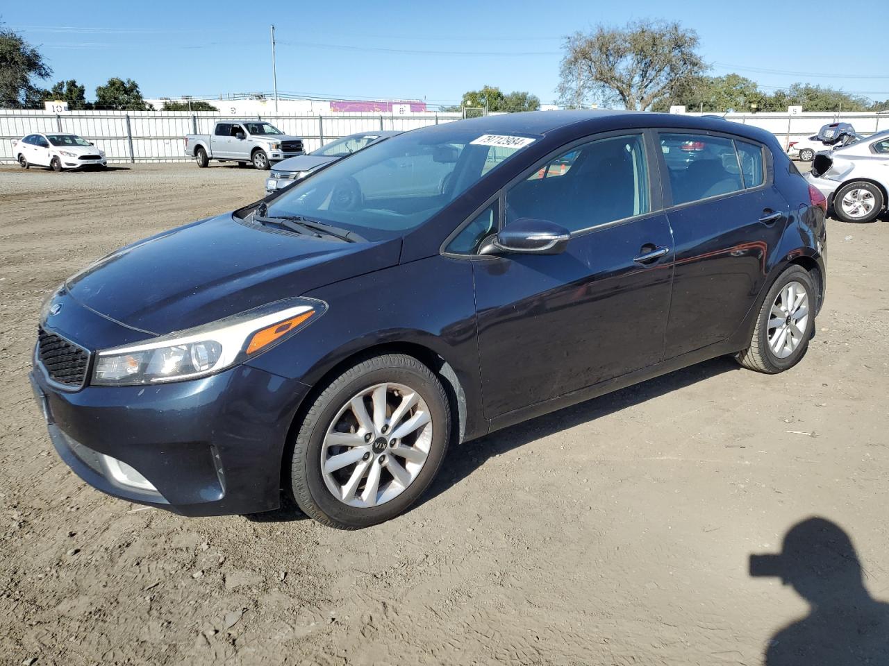 VIN KNAFK5A84H5680423 2017 KIA FORTE no.1