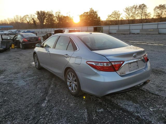  TOYOTA CAMRY 2017 Srebrny