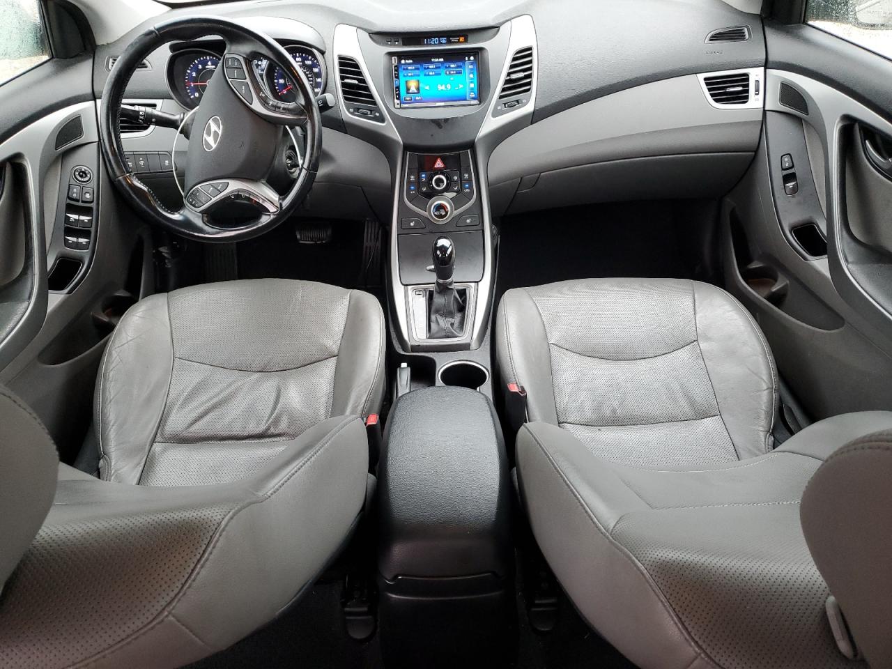 2015 Hyundai Elantra - Image 8