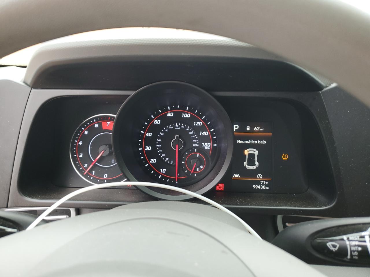 2022 Hyundai Elantra - Image 9