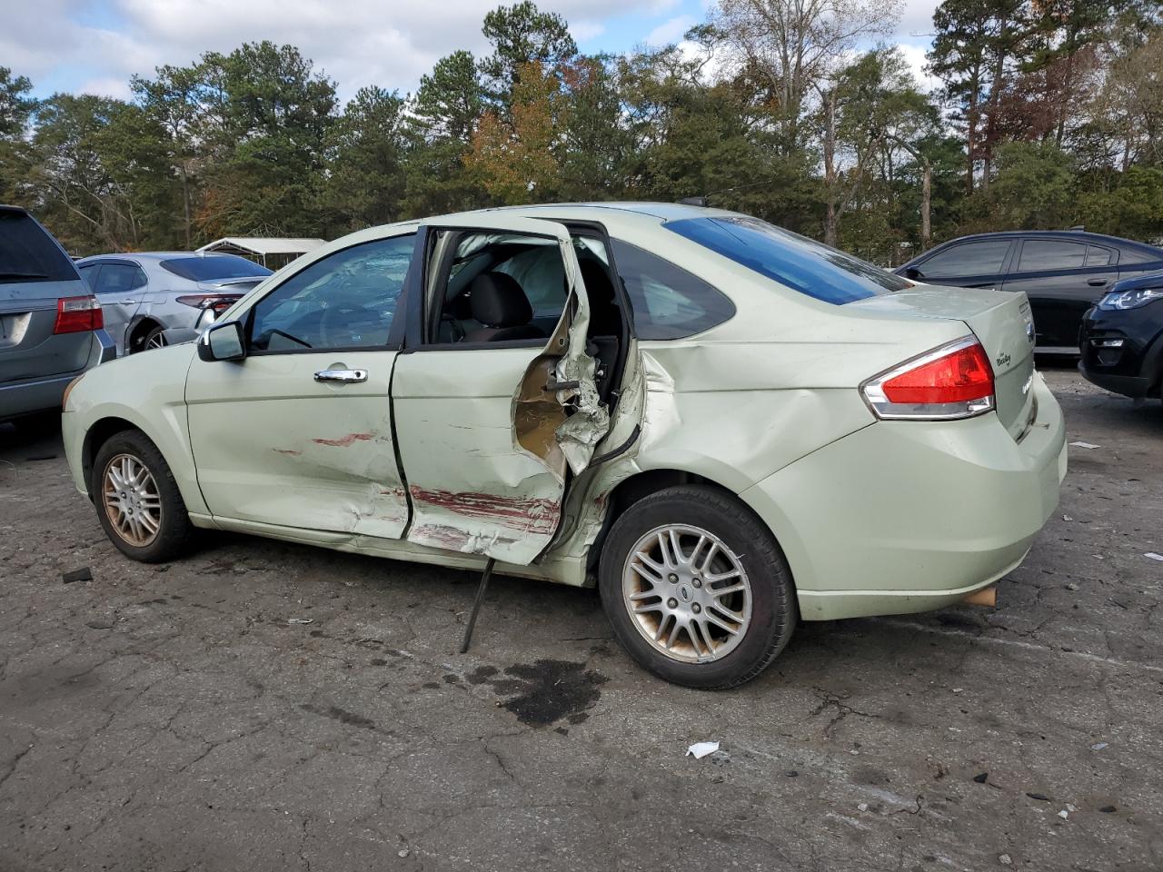 2010 Ford Focus - Image 2