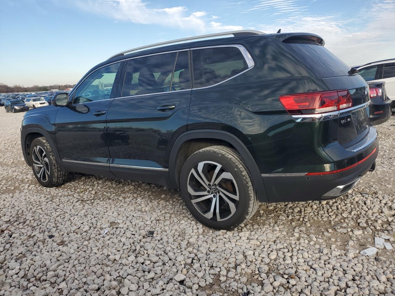 2021 Volkswagen Atlas - Image 2