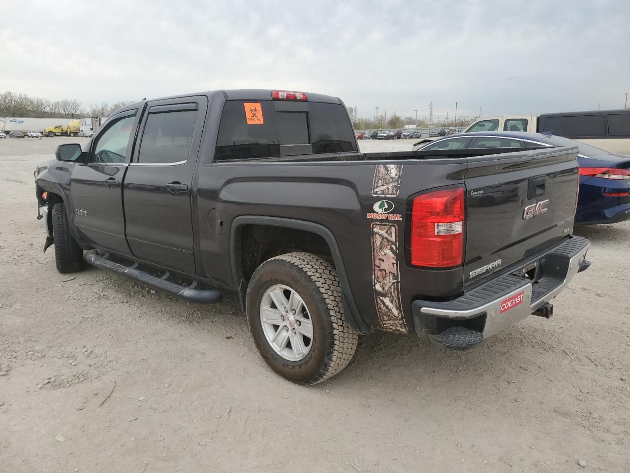 2016 GMC Sierra - Image 2