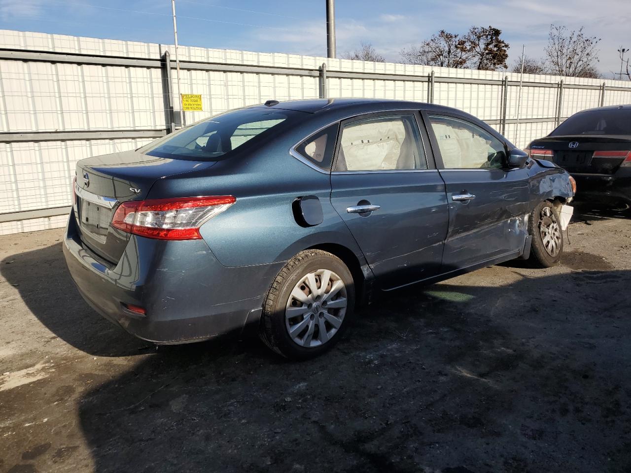2015 Nissan Sentra - Image 3