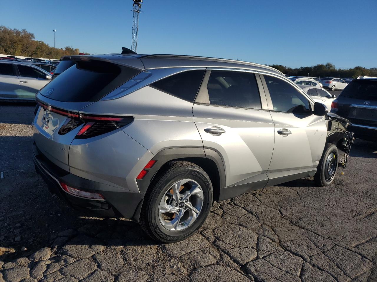2022 Hyundai Tucson - Image 3