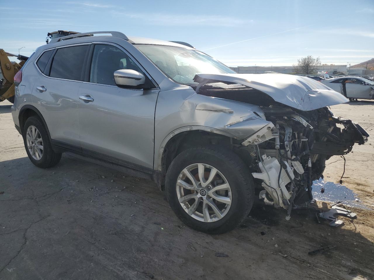 VIN 5N1AT2MV9KC799562 2019 NISSAN ROGUE no.4