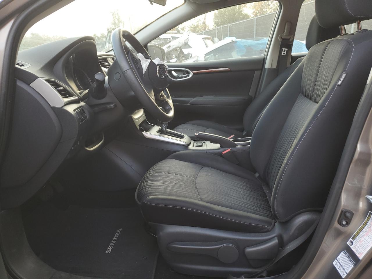 2016 Nissan Sentra - Image 7