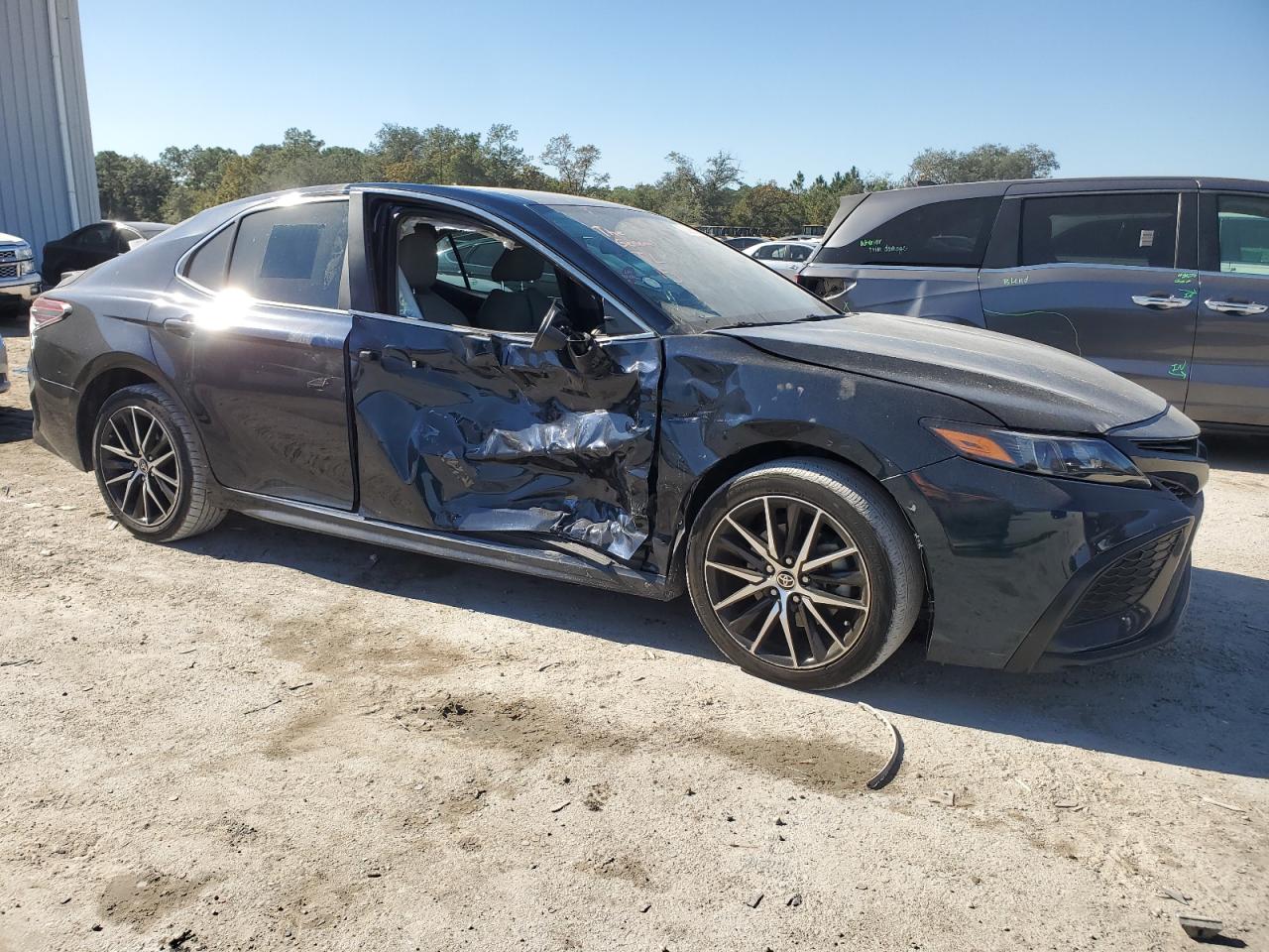 2021 Toyota Camry - Image 4