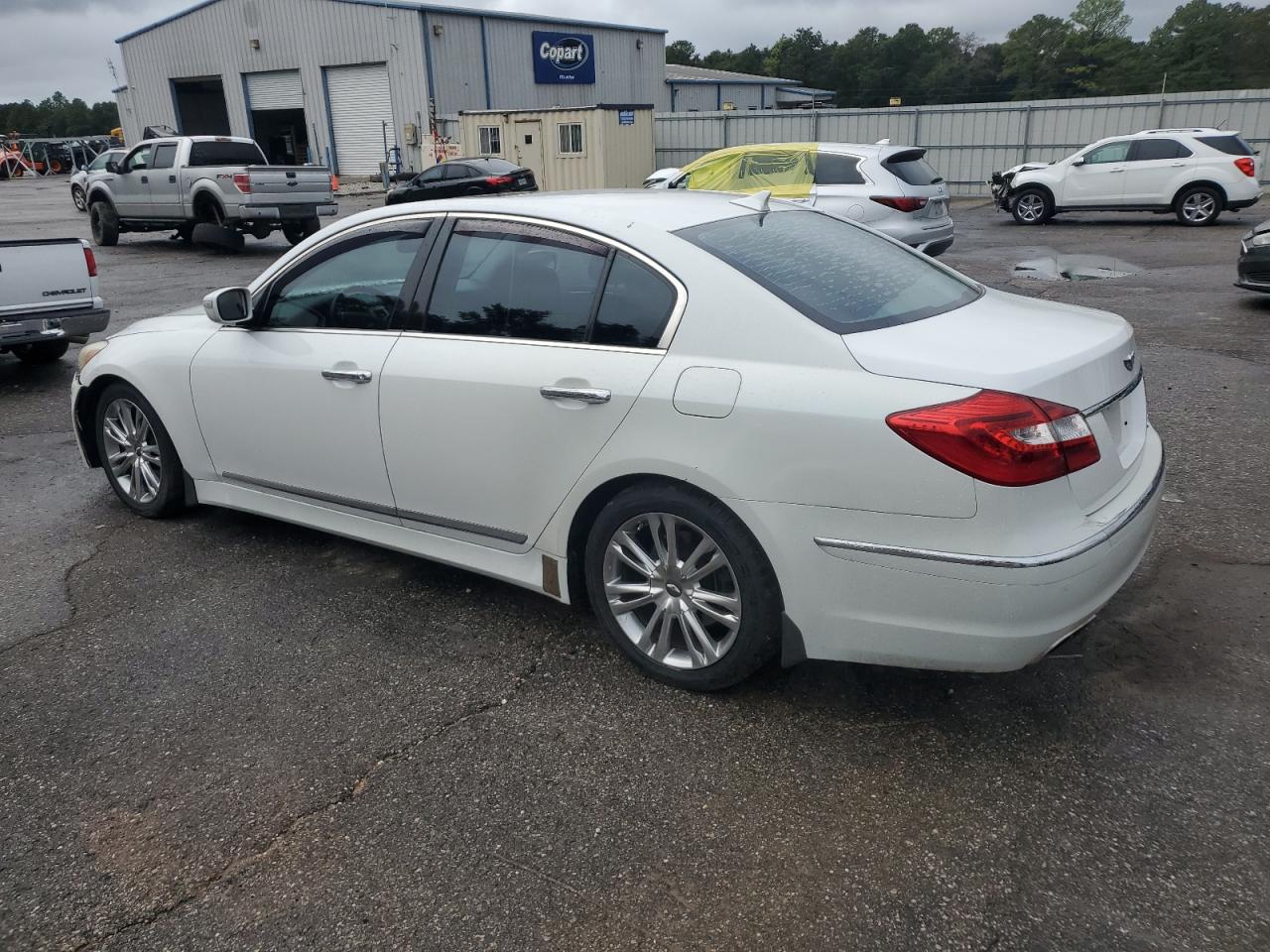 2012 Hyundai Genesis - Image 2