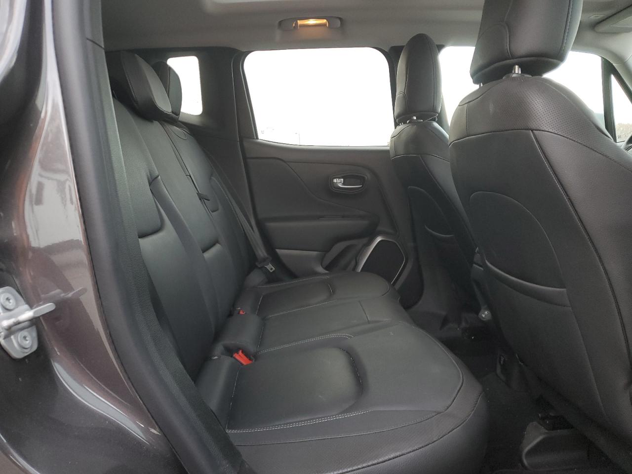 2018 Jeep Renegade - Image 11