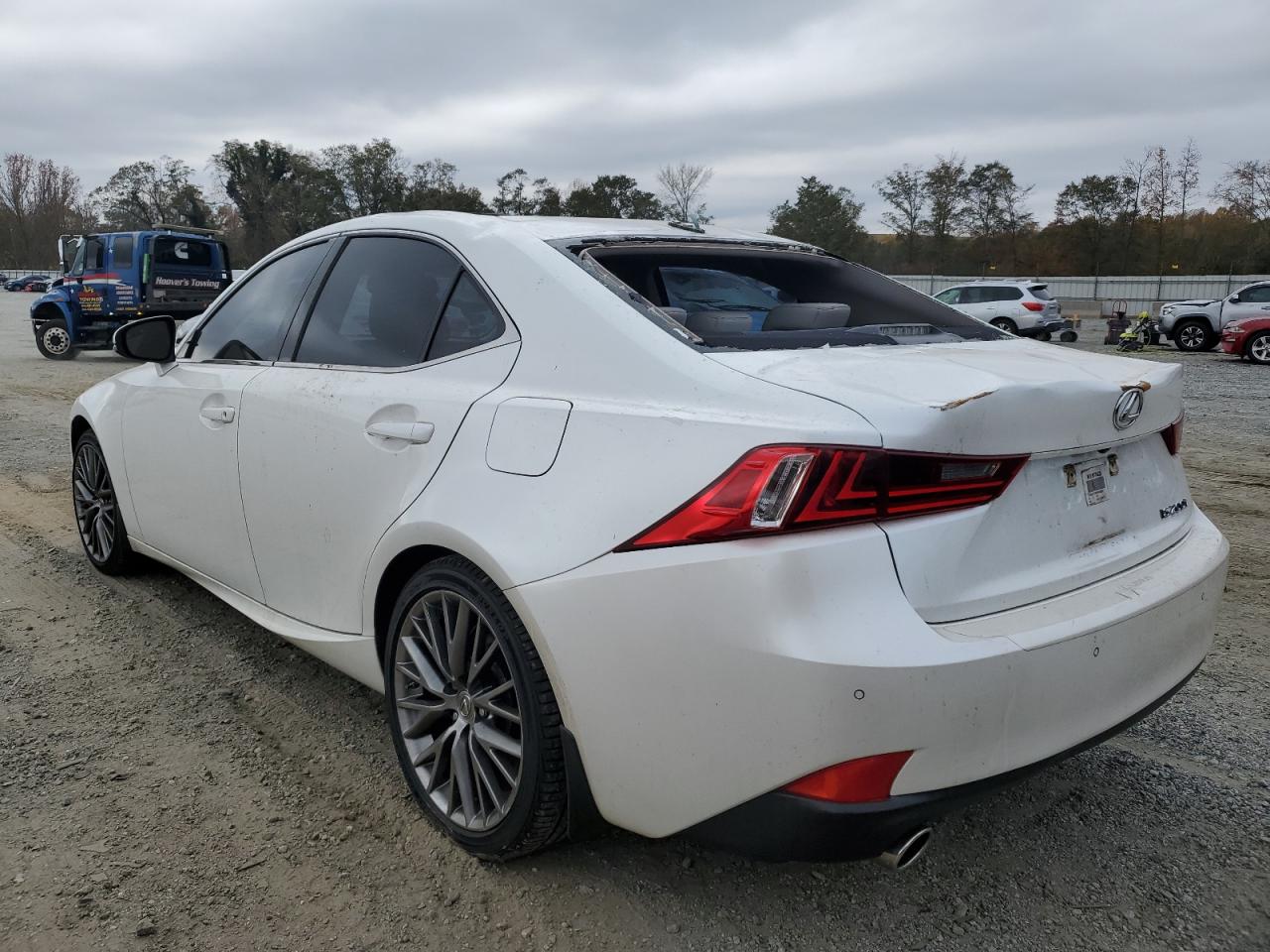 2016 Lexus IS - Image 2
