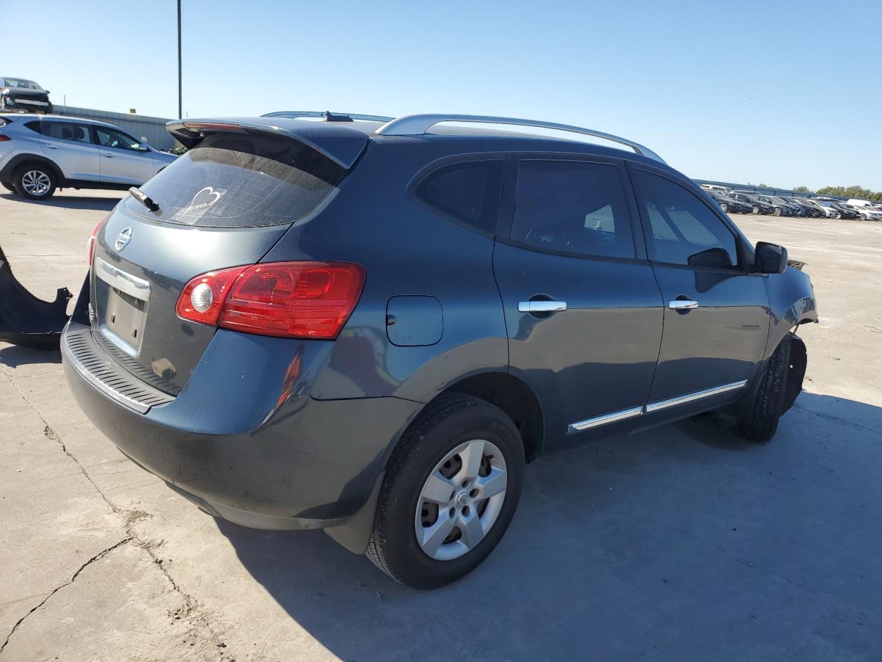 2014 Nissan Rogue - Image 3