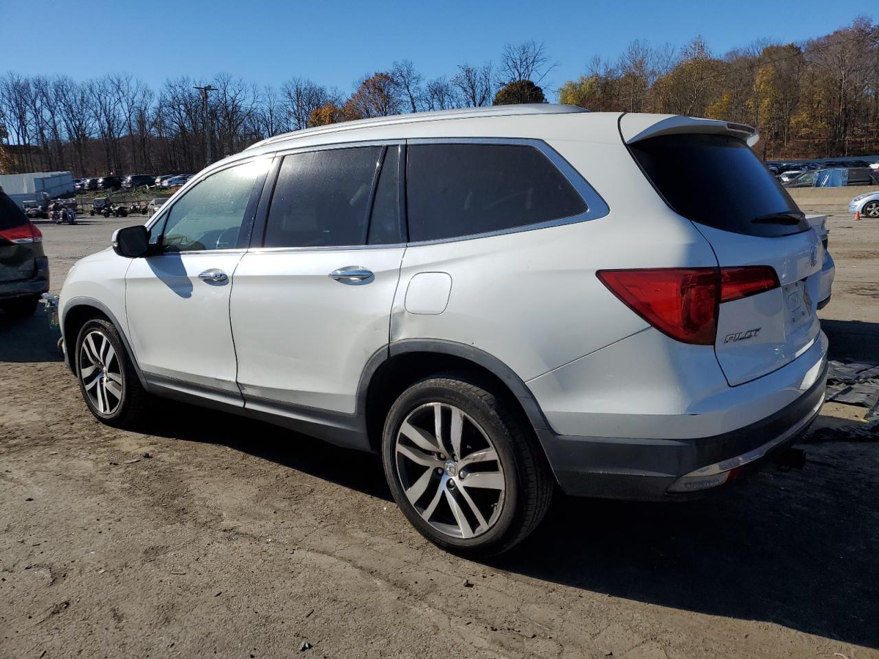 2017 Honda Pilot - Image 2