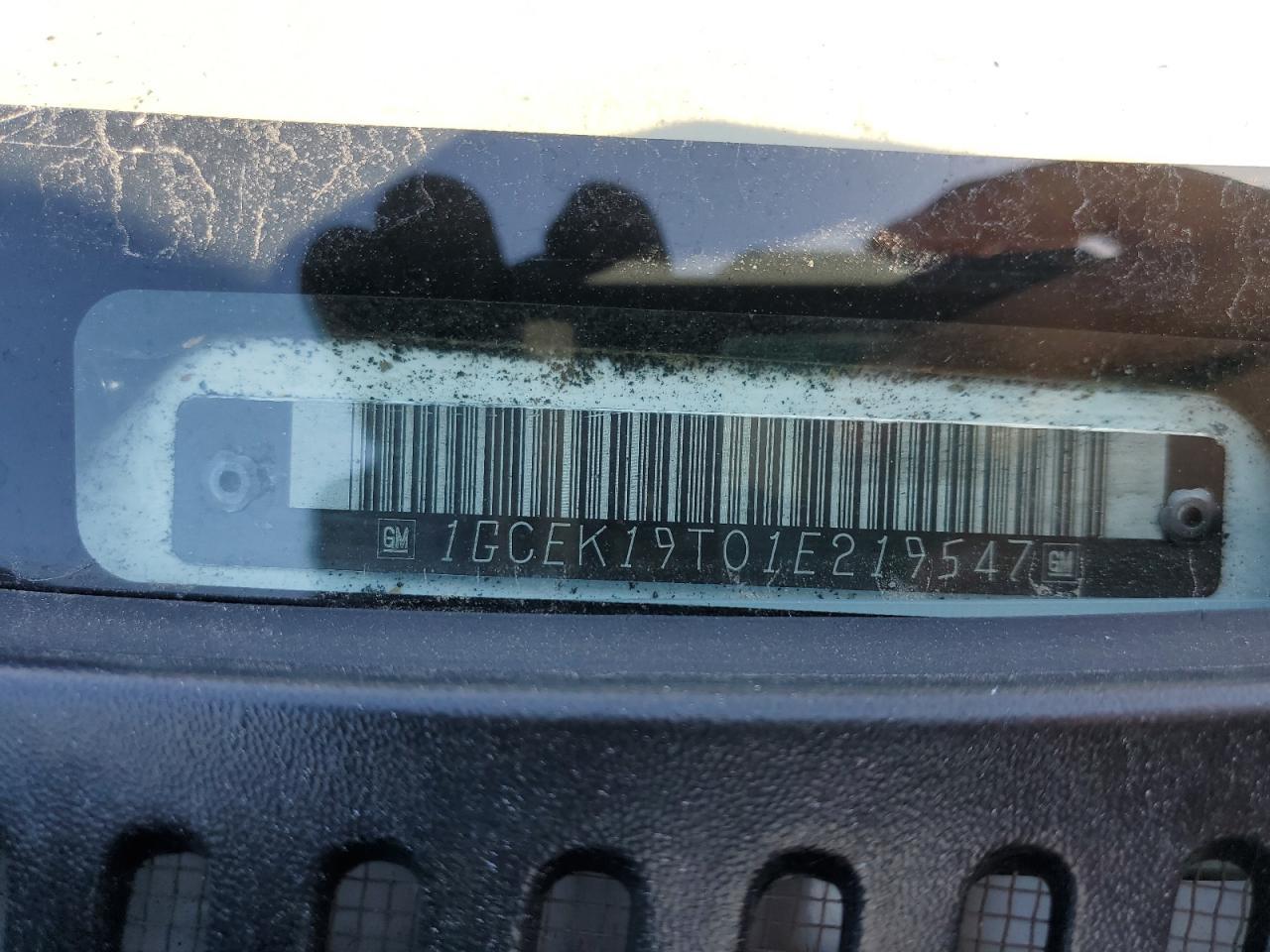 2001 Chevrolet Silverado - Image 12