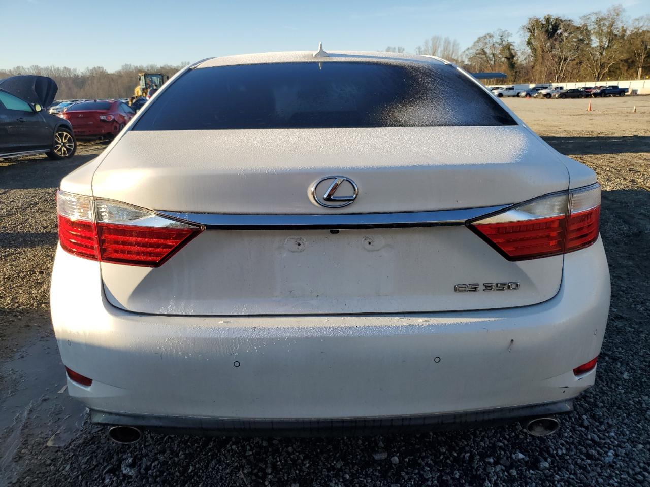 2014 Lexus ES - Image 6