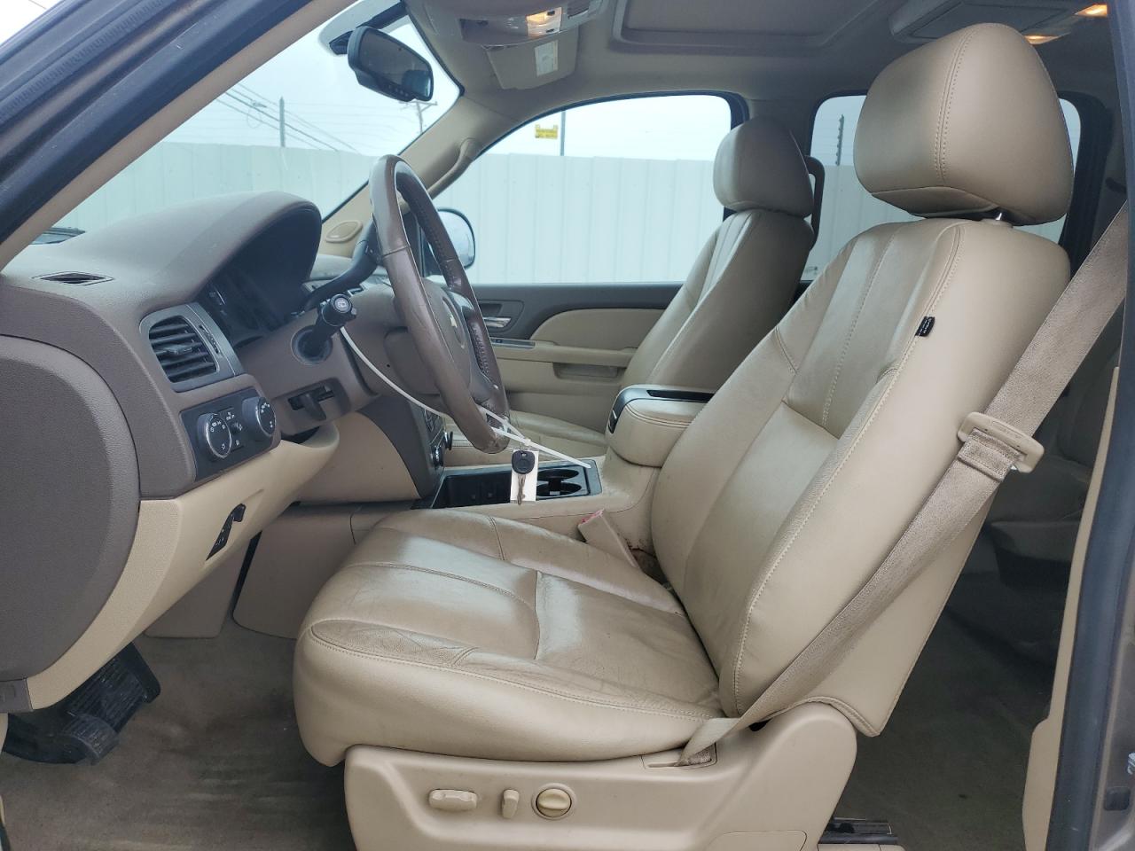 2014 Chevrolet Suburban - Image 7