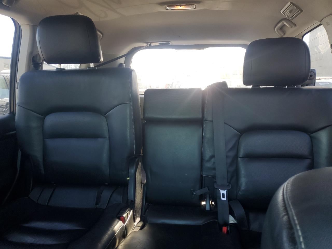 2015 Toyota Land Cruiser - Image 10