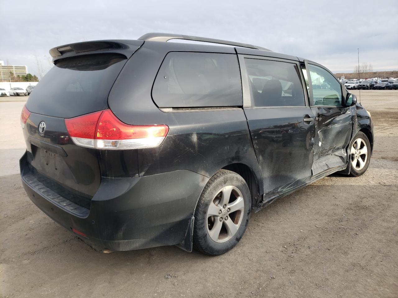 2012 Toyota Sienna - Image 3