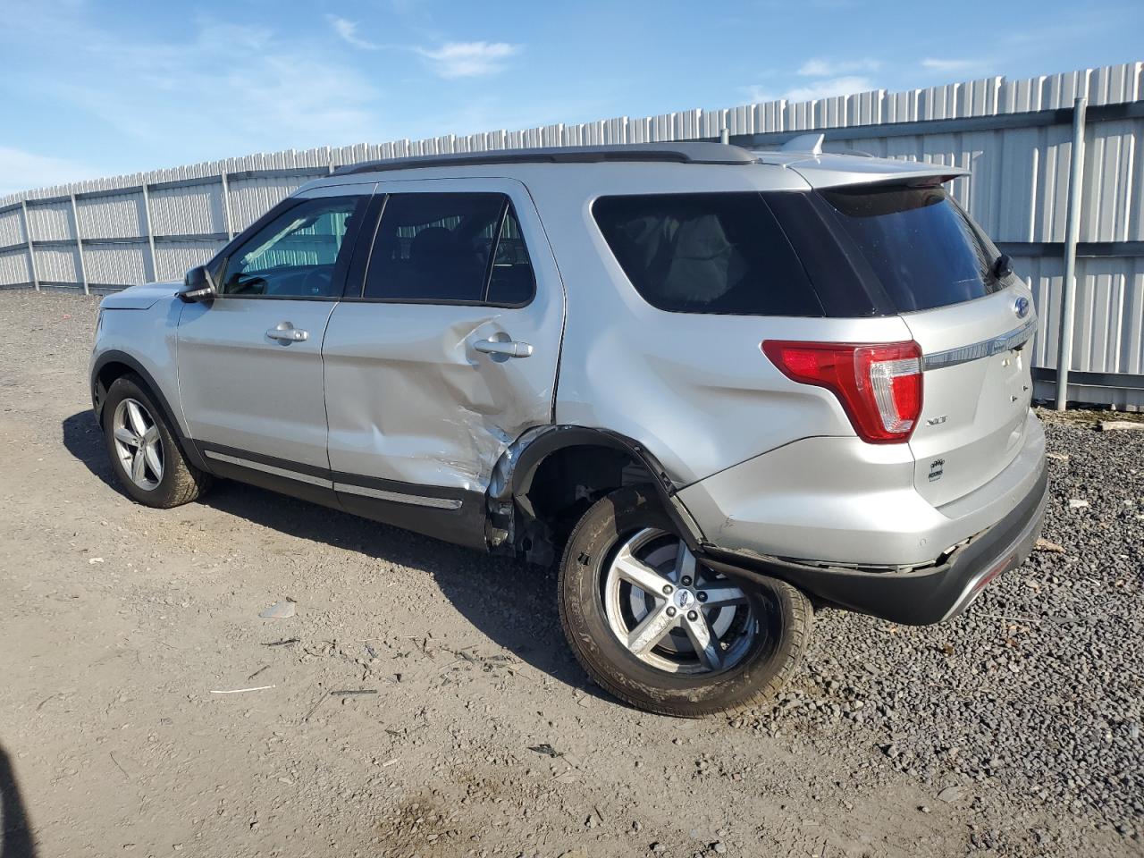 2017 Ford Explorer - Image 2