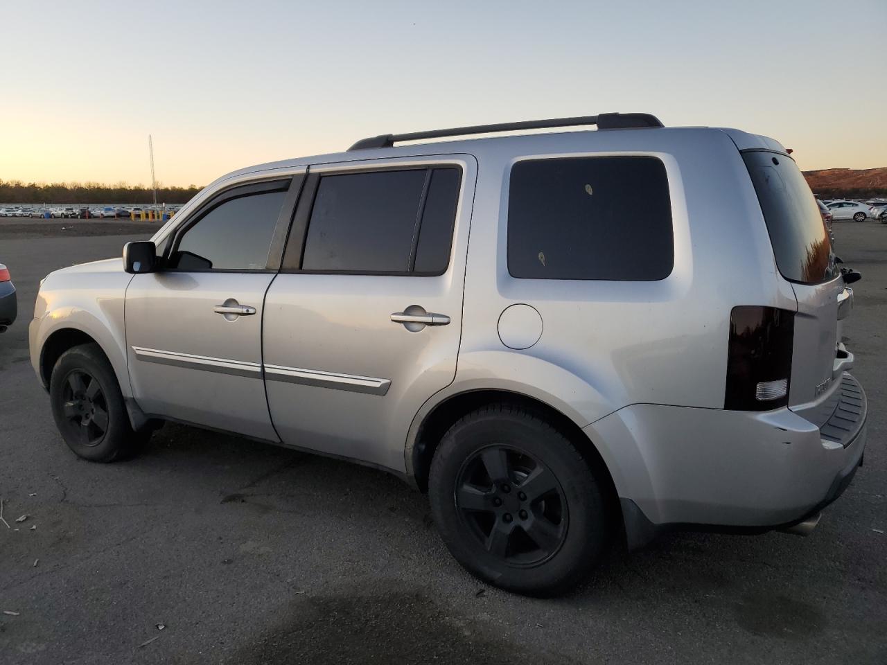 2010 Honda Pilot - Image 2