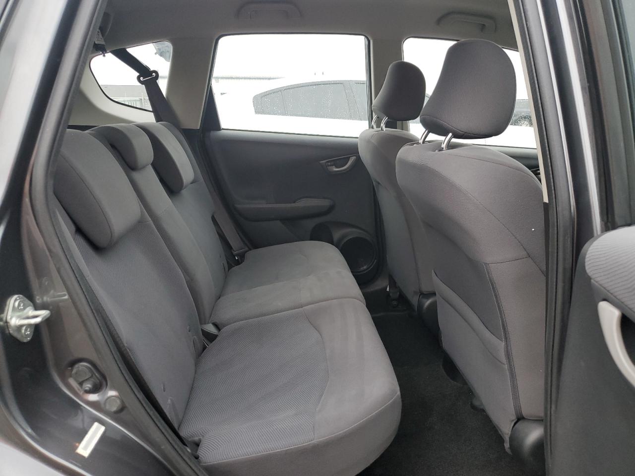 2013 Honda Fit - Image 10