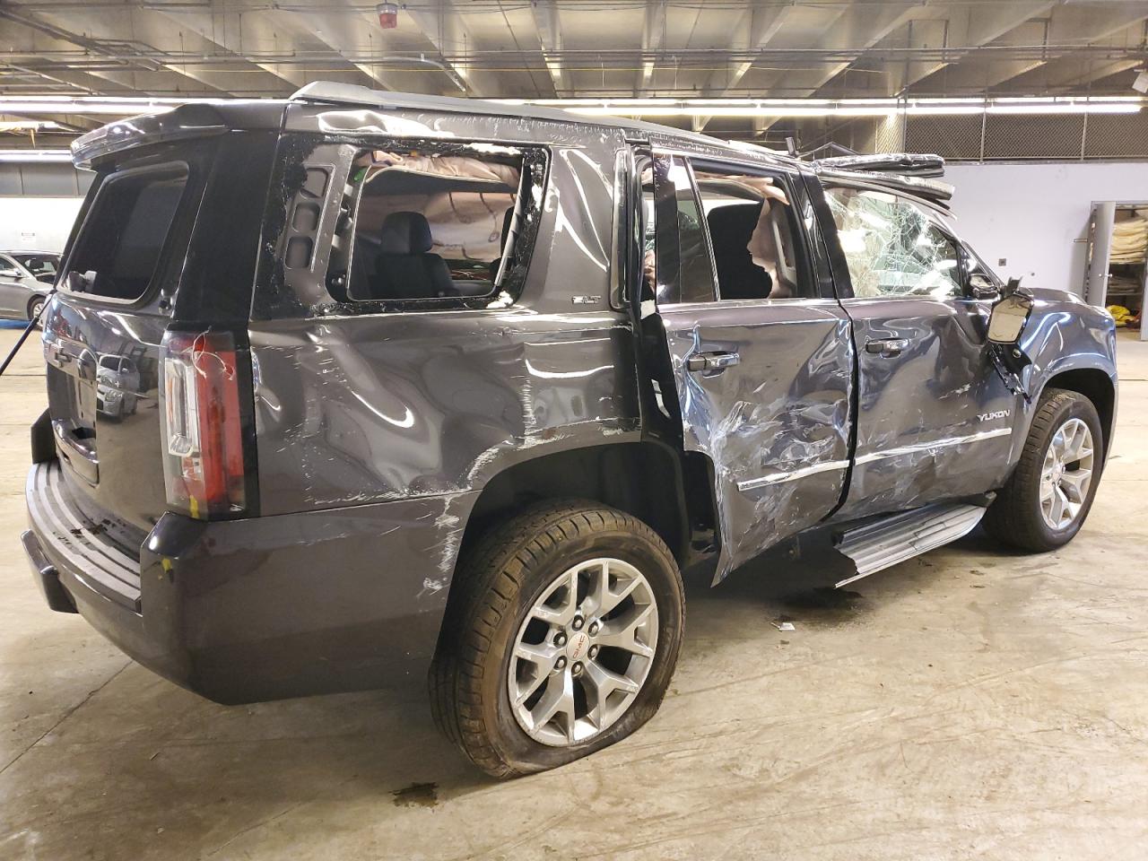 2015 GMC Yukon - Image 3