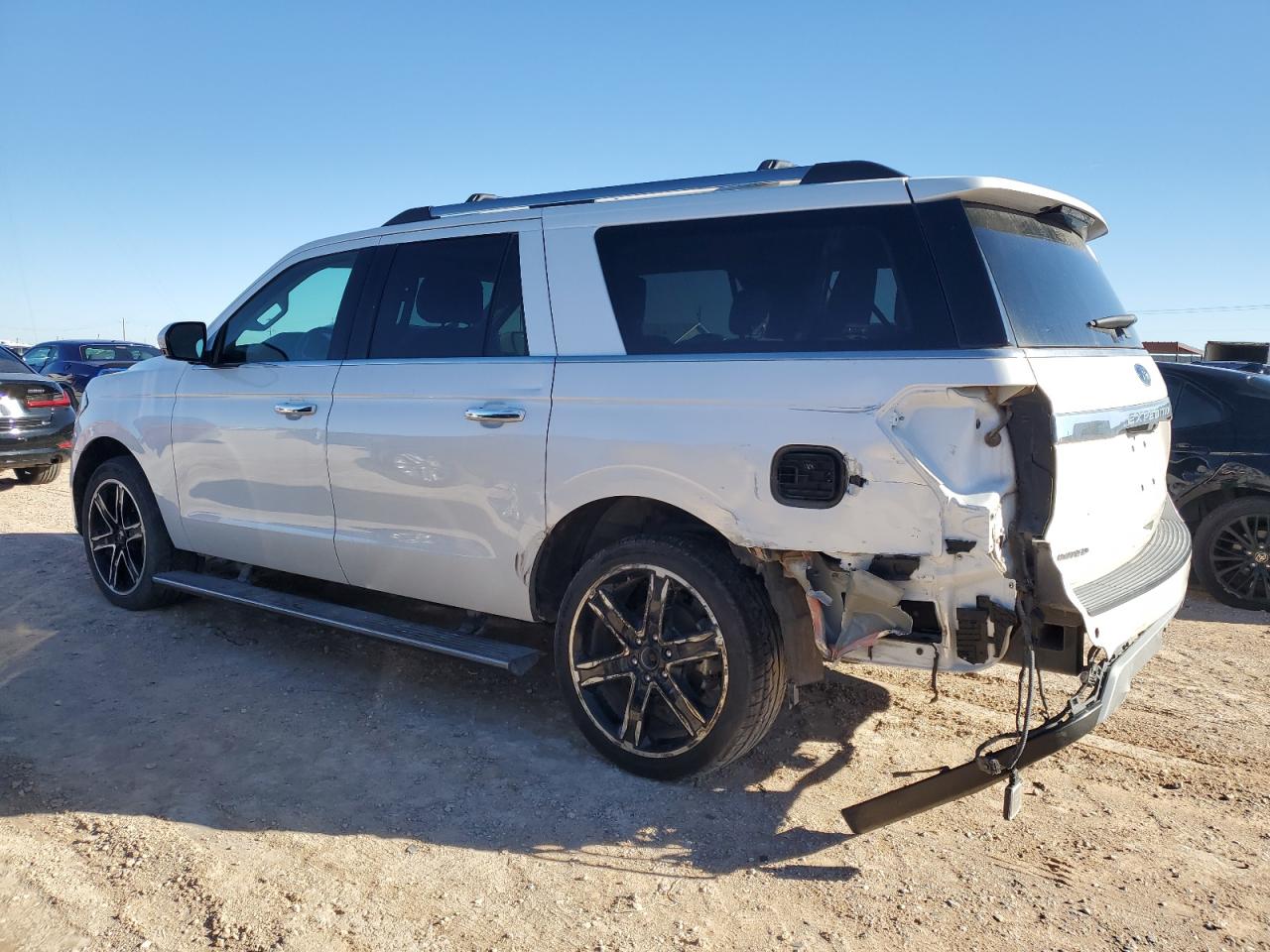 2019 Ford Expedition - Image 2