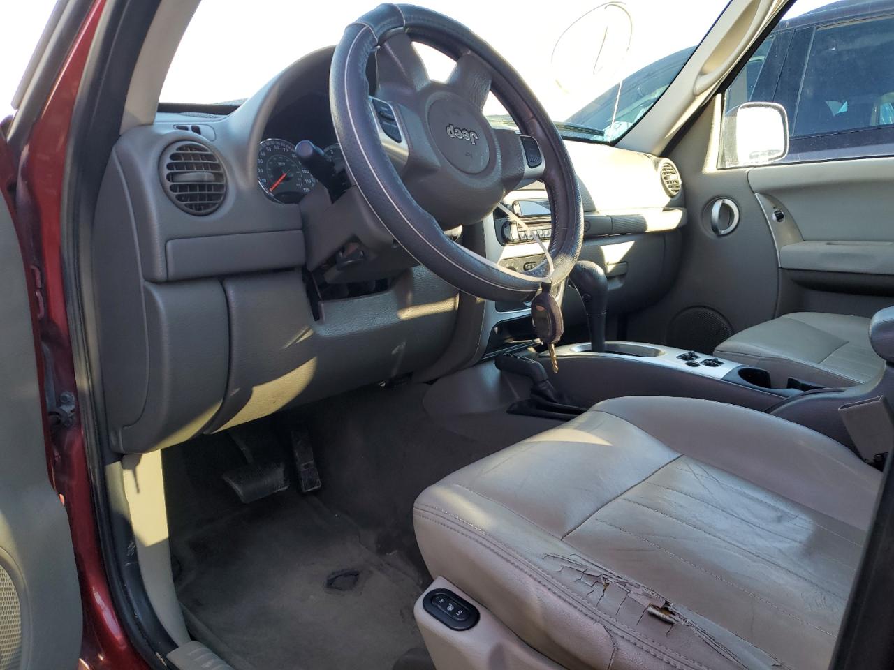 2006 Jeep Liberty (North America) - Image 7