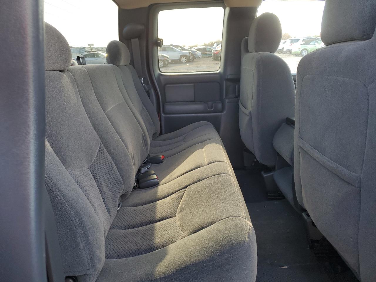 2005 Chevrolet Silverado - Image 10