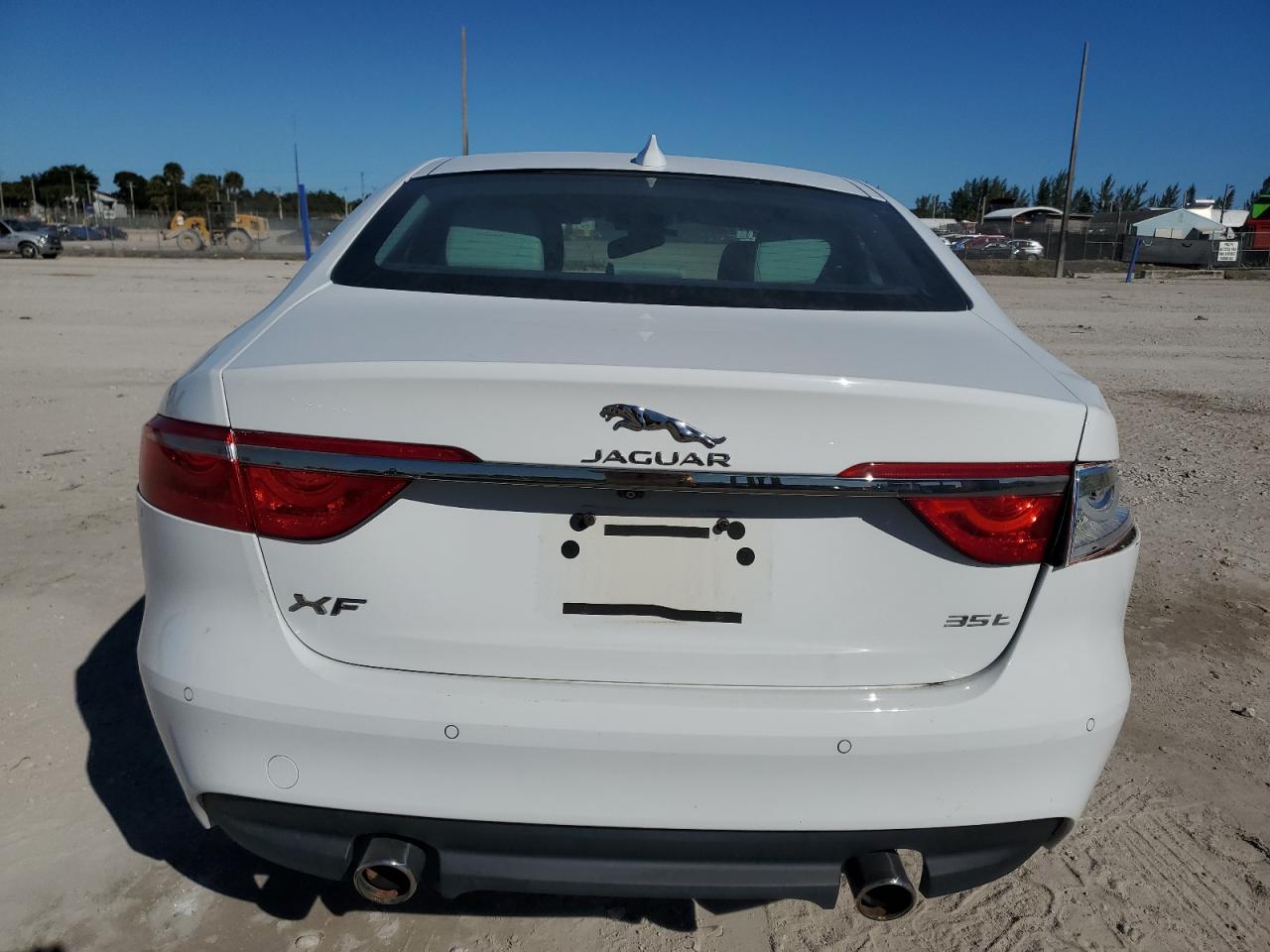 2016 Jaguar XF - Image 6