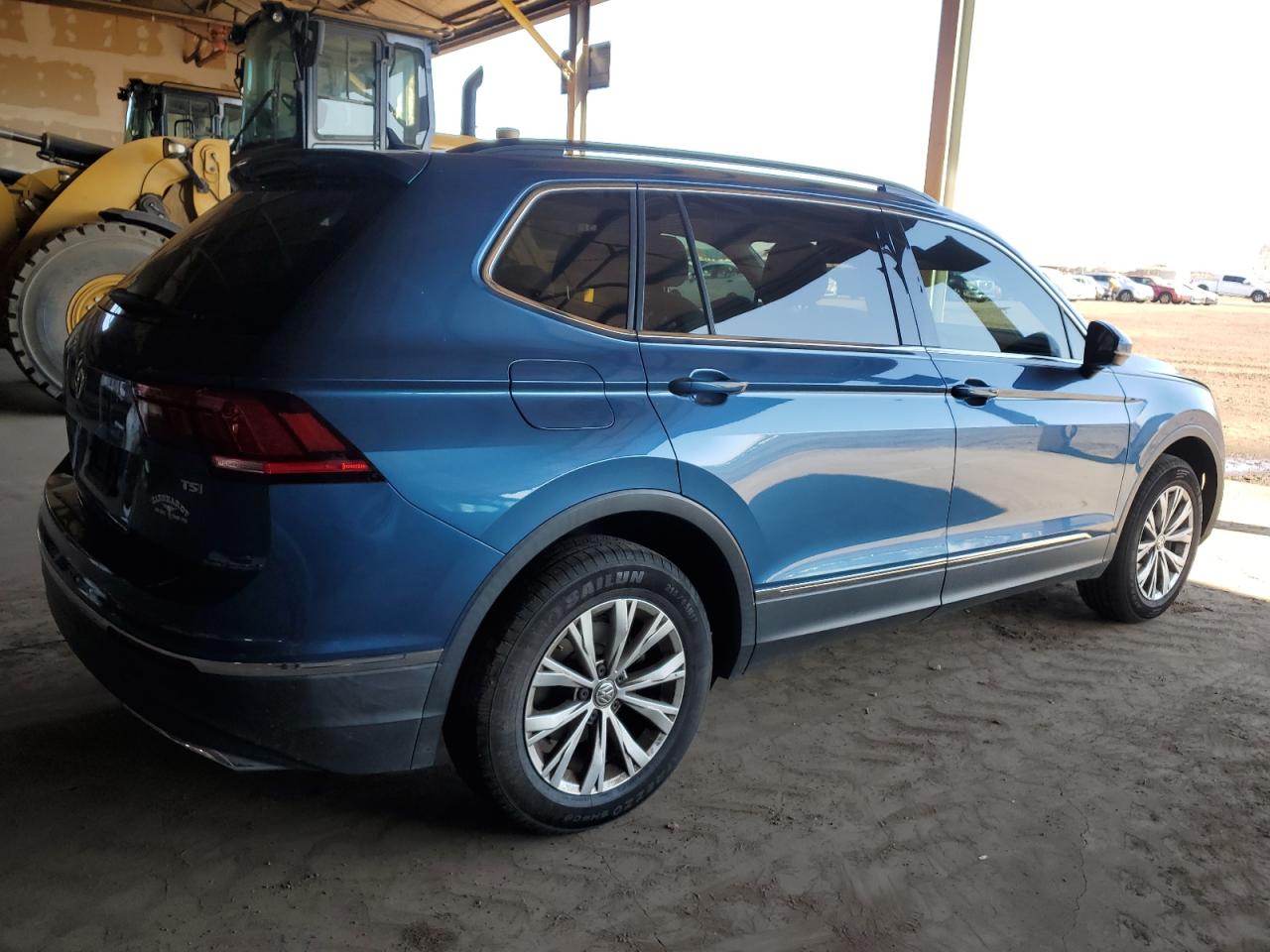 2018 Volkswagen Tiguan - Image 3