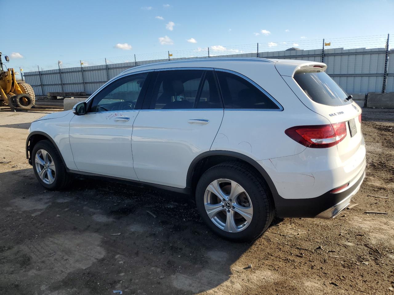 2017 Mercedes-Benz GLC - Image 2