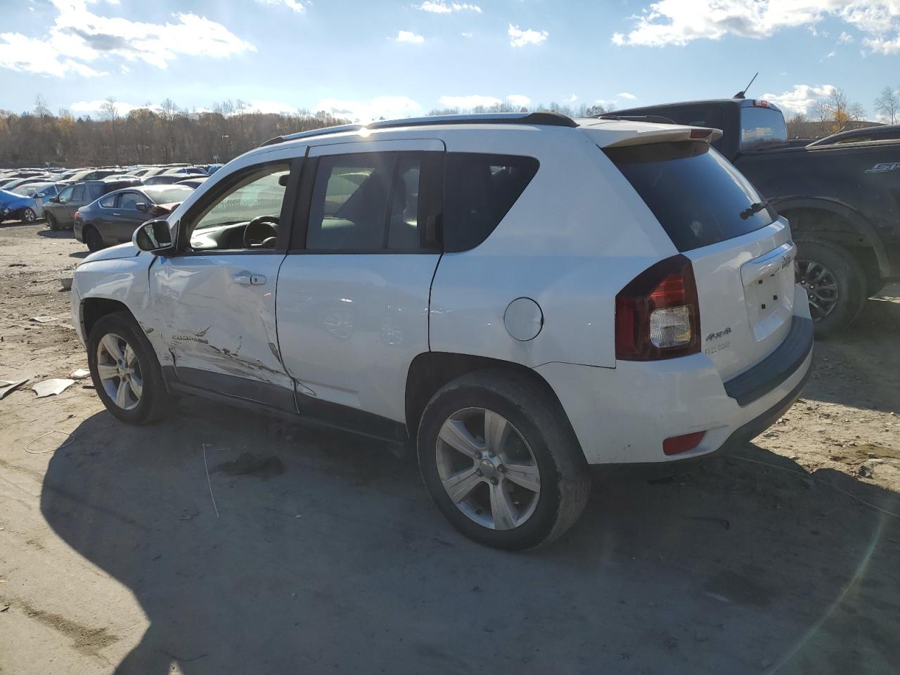 VIN 1C4NJDEB3ED642233 2014 JEEP COMPASS no.2