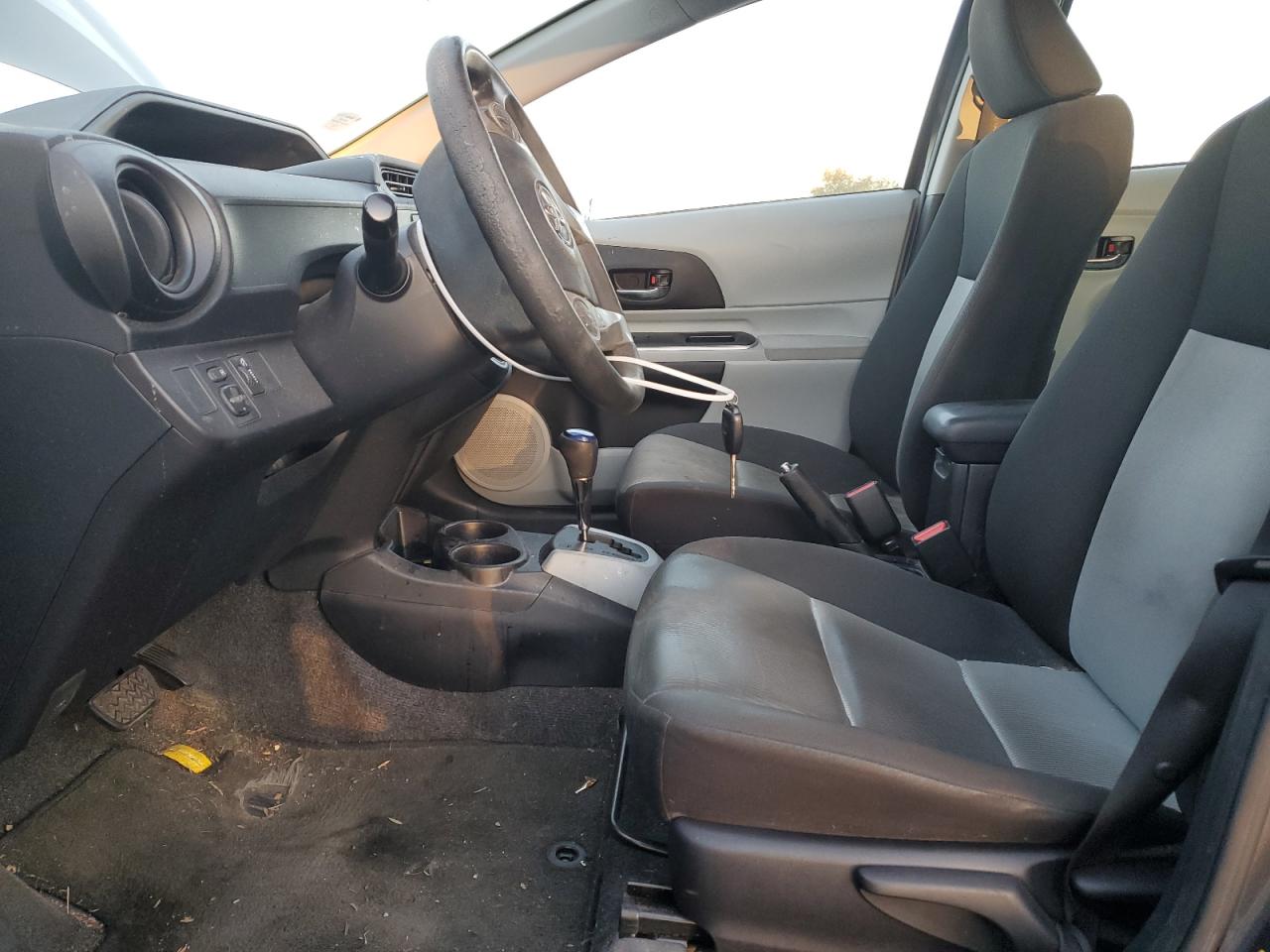 2014 Toyota Prius - Image 7